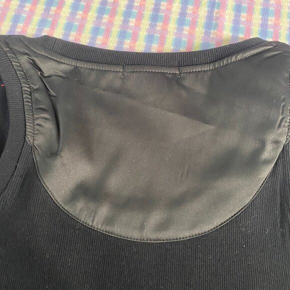 Loewe Logo Embroidered Black Cropped Vest - Picture 5 of 6